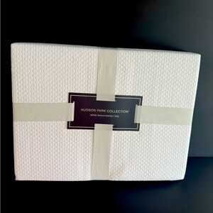 Hudson Park Collection Lattice Texture King Blanket Pebble 100% Cotton